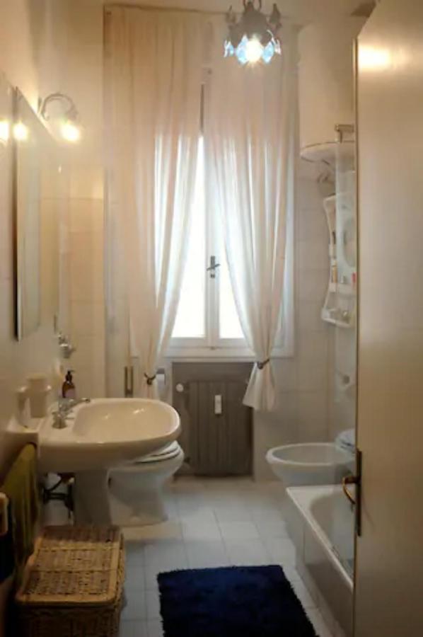 Charming Flat With Terrace Over The Canal Veneza Exterior foto